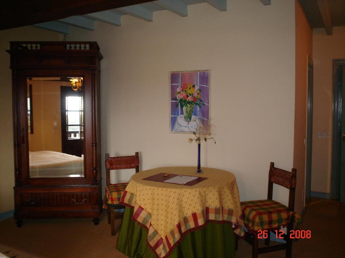 Casa De Guela Hotel Santillana del Mar Exterior photo